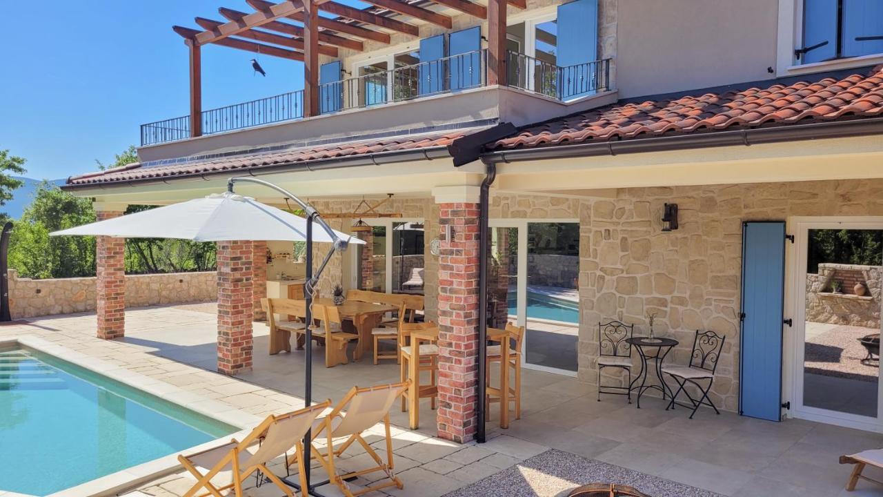Villa Alara - Charming Villa With Heated Swimming Pool Milohnici Eksteriør billede