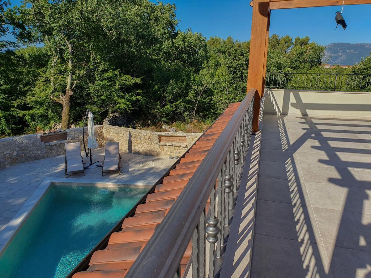 Villa Alara - Charming Villa With Heated Swimming Pool Milohnici Eksteriør billede